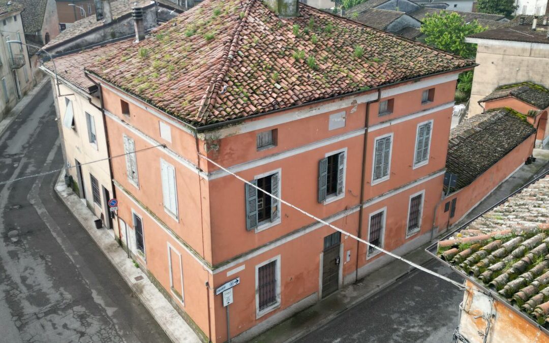 N°5 APPARTAMENTI IN CORTE