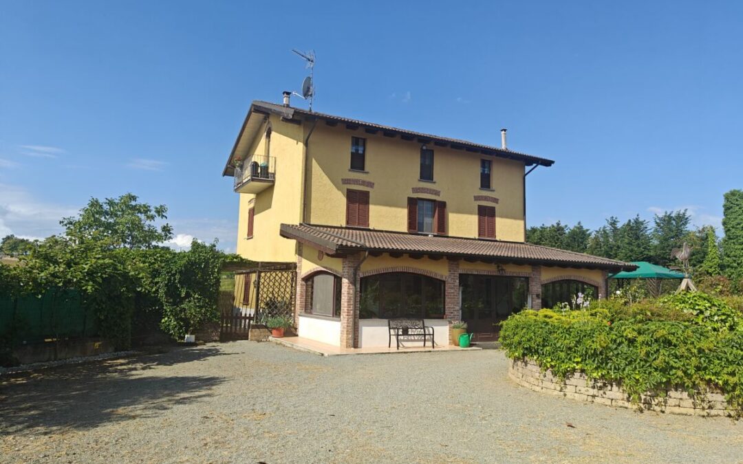 VILLA CON PISCINA NEL CUORE DELL’ALTO MONFERRATO