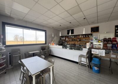 PERSICO DOSIMO (CR)BAR/CAFFETTERIA CON CUCINA€ 42.000