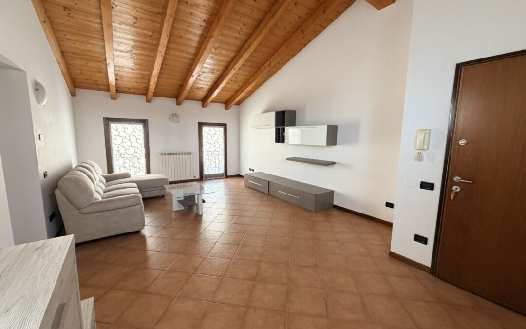 APPARTAMENTO TRILOCALE CON GARAGE DOPPIO